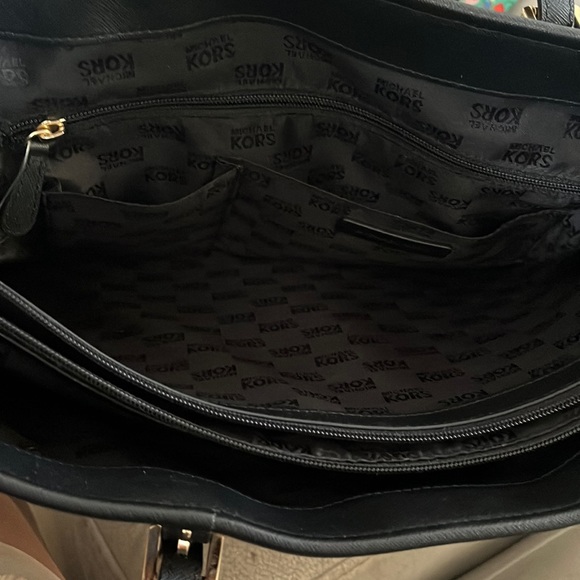 Micheal Kors large black leather shoulder tote bag - Picture 8 of 16